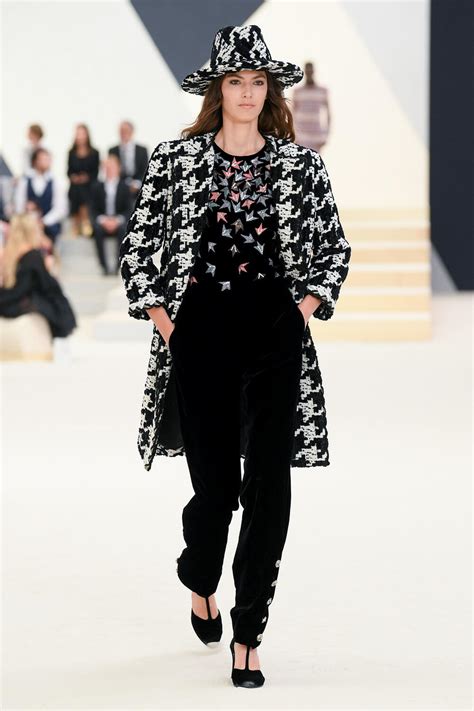 chanel automne hiver 2022|CHANEL Fall.